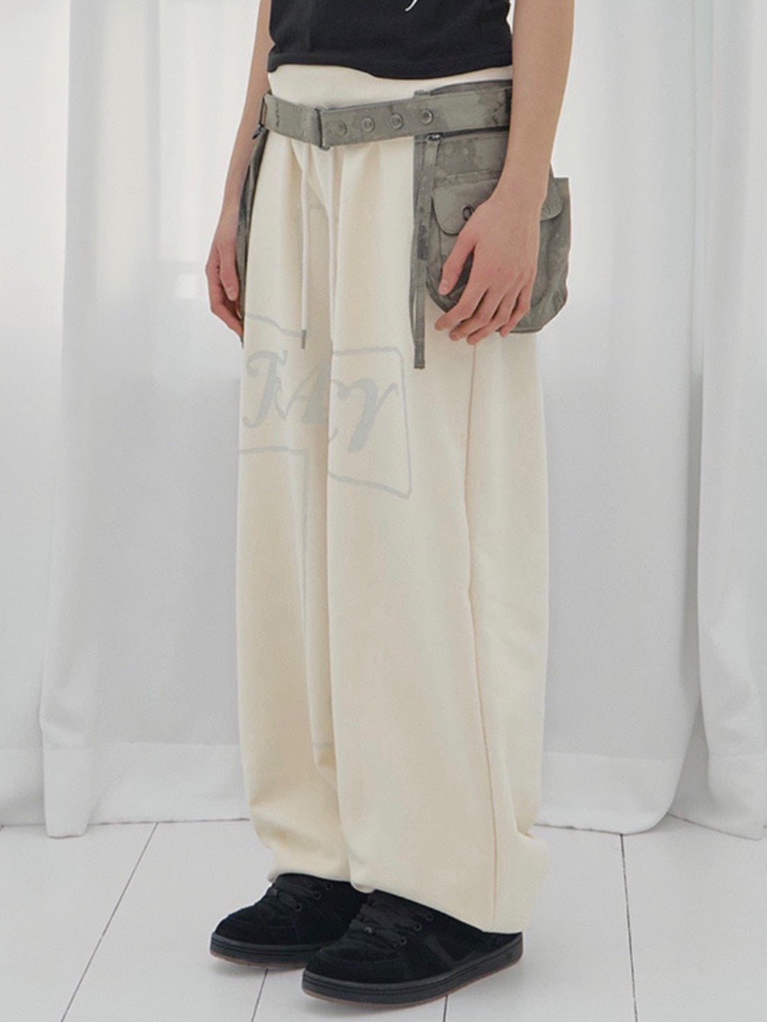 【FANCY CLUB】FROSS BANDING SWEATPANTS