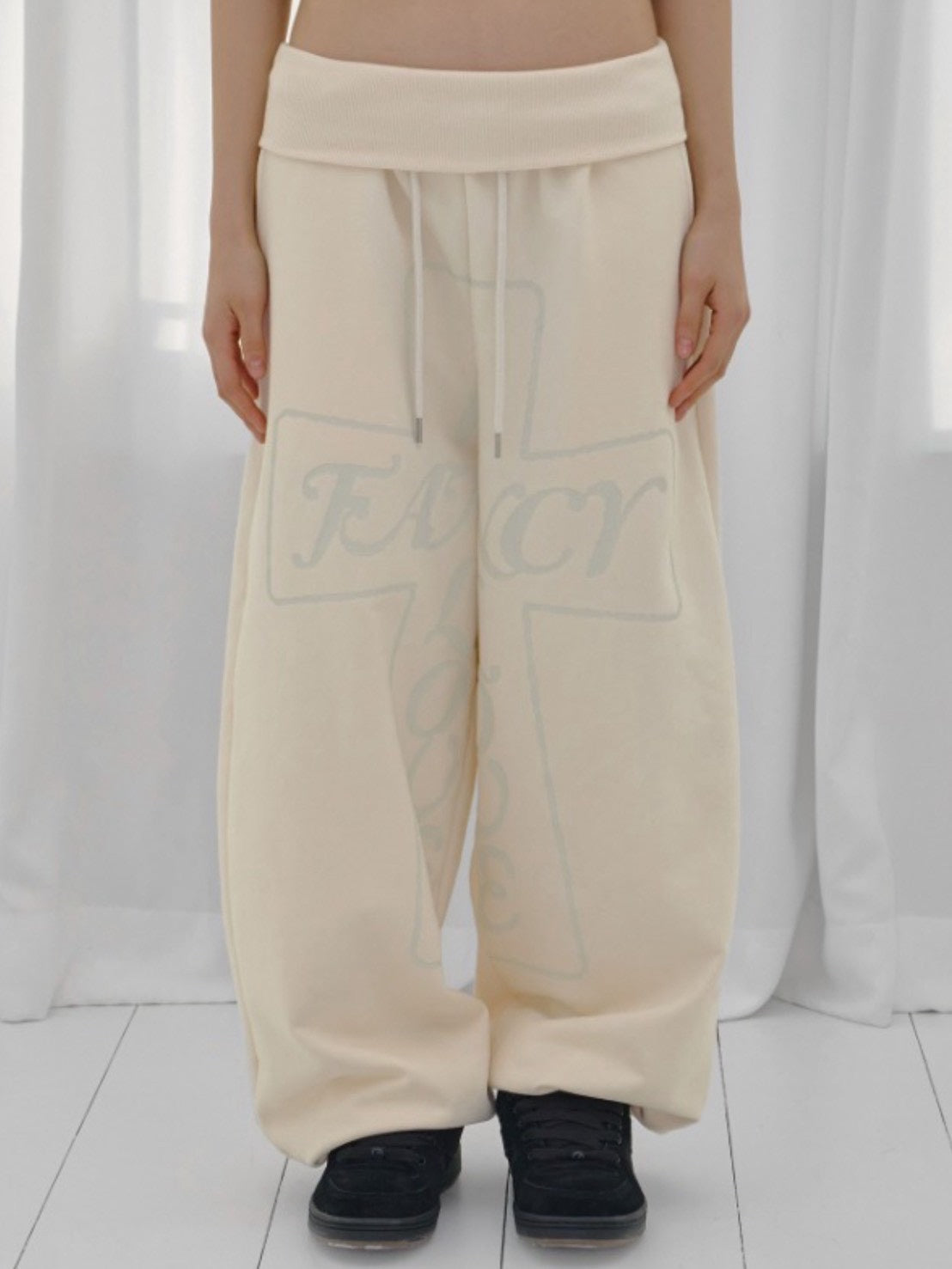 【FANCY CLUB】FROSS BANDING SWEATPANTS