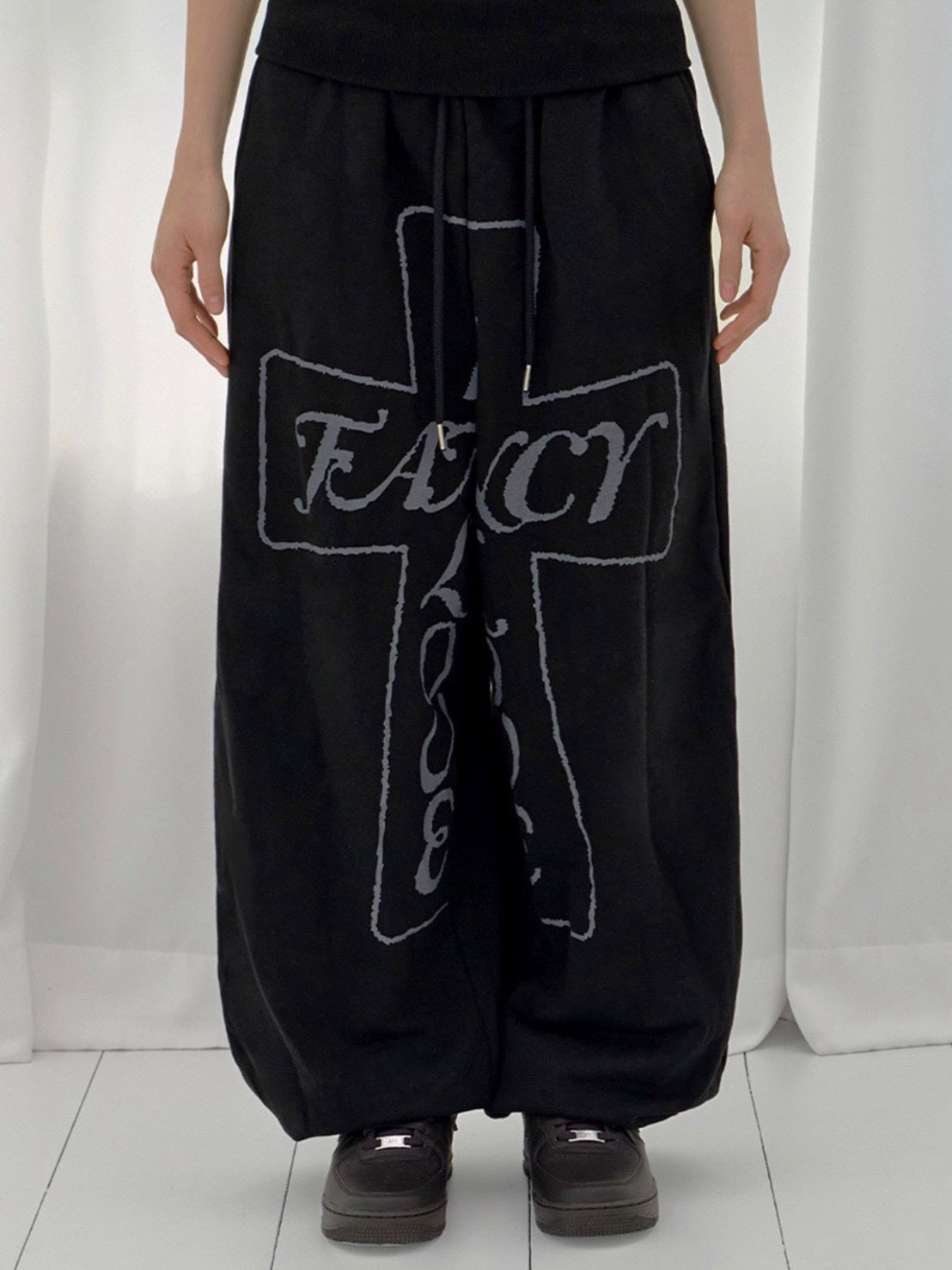 【FANCY CLUB】FROSS BANDING SWEATPANTS