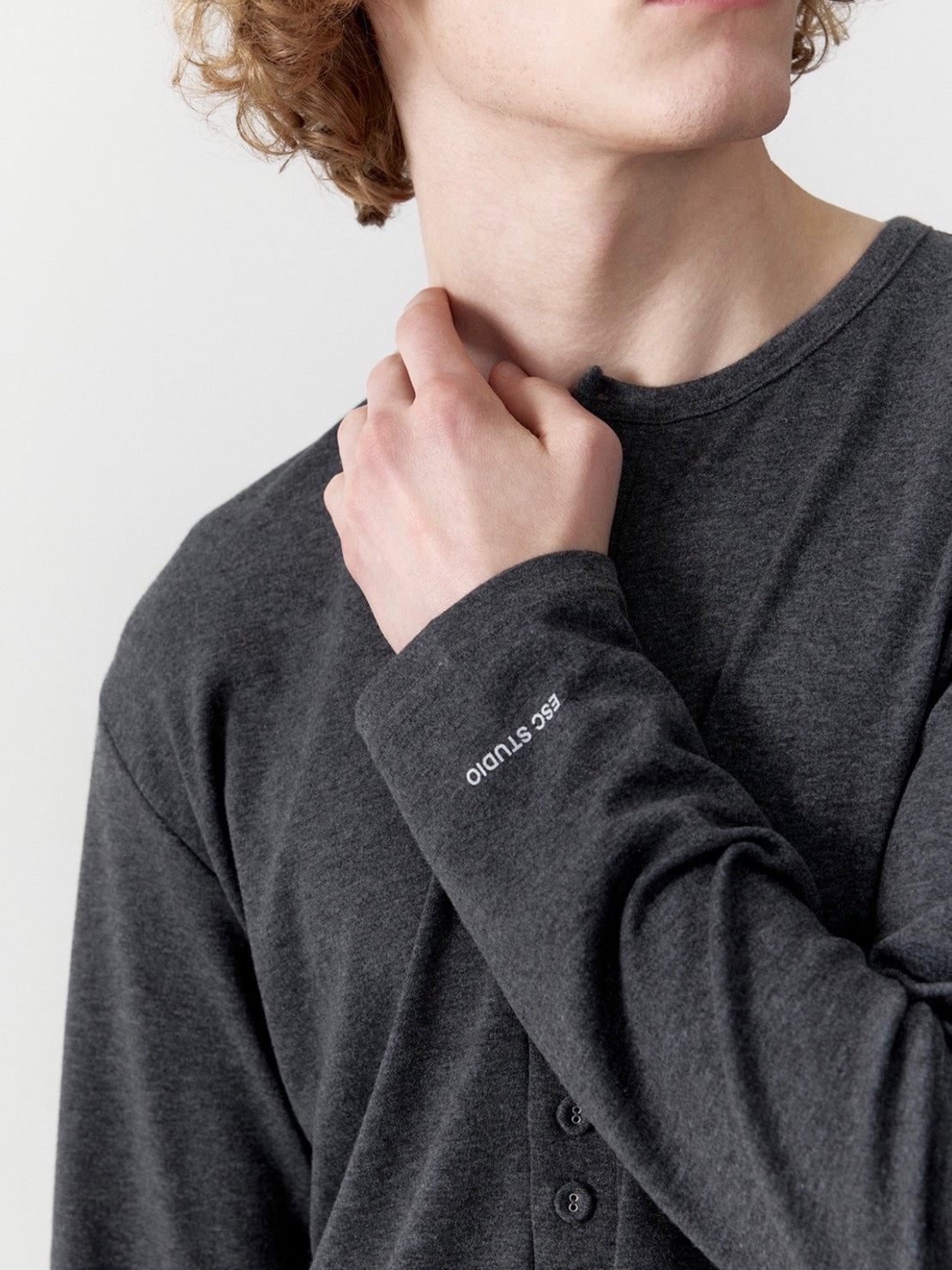 【ESC STUDIO】covered button henley