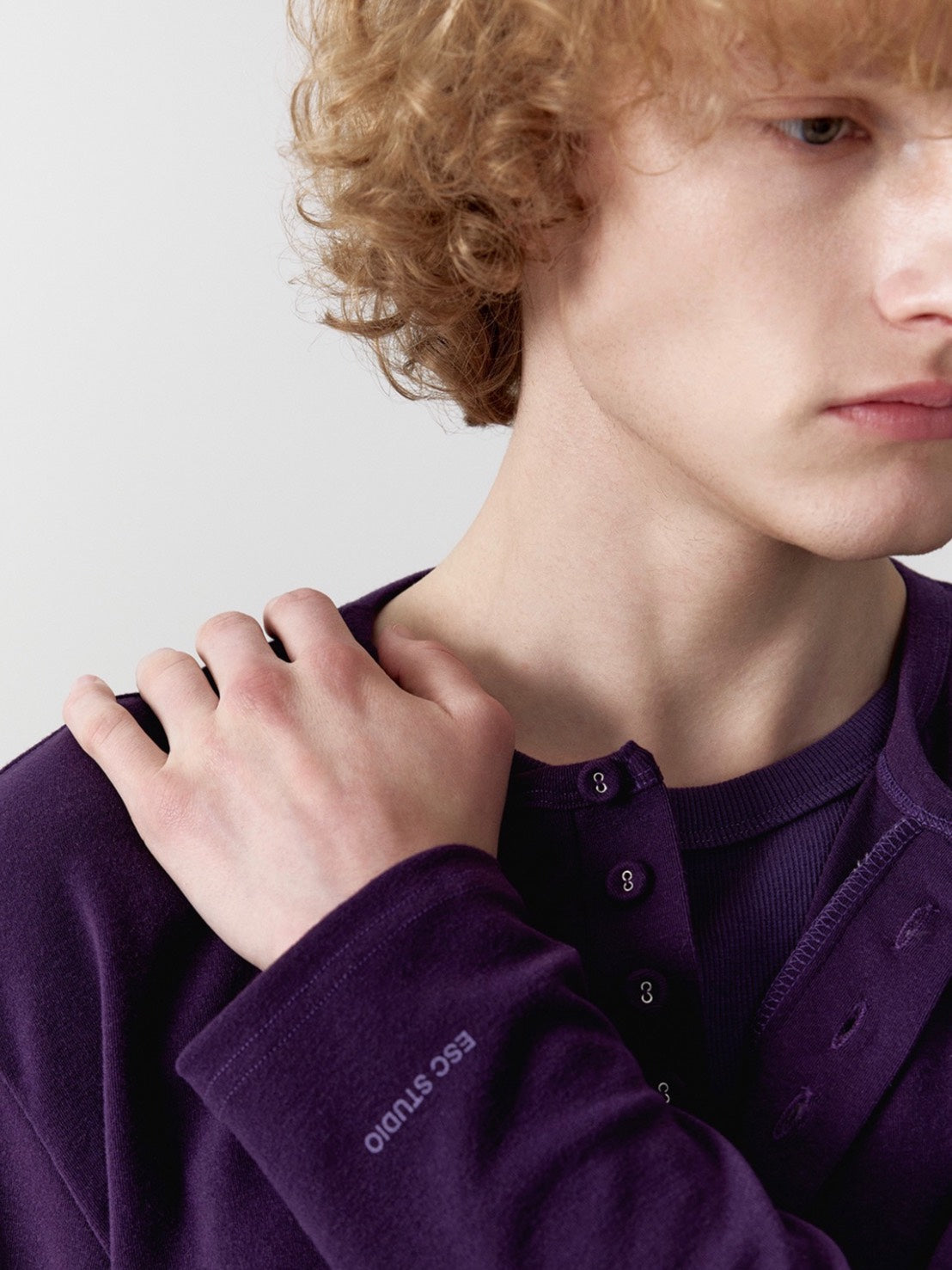 【ESC STUDIO】covered button henley