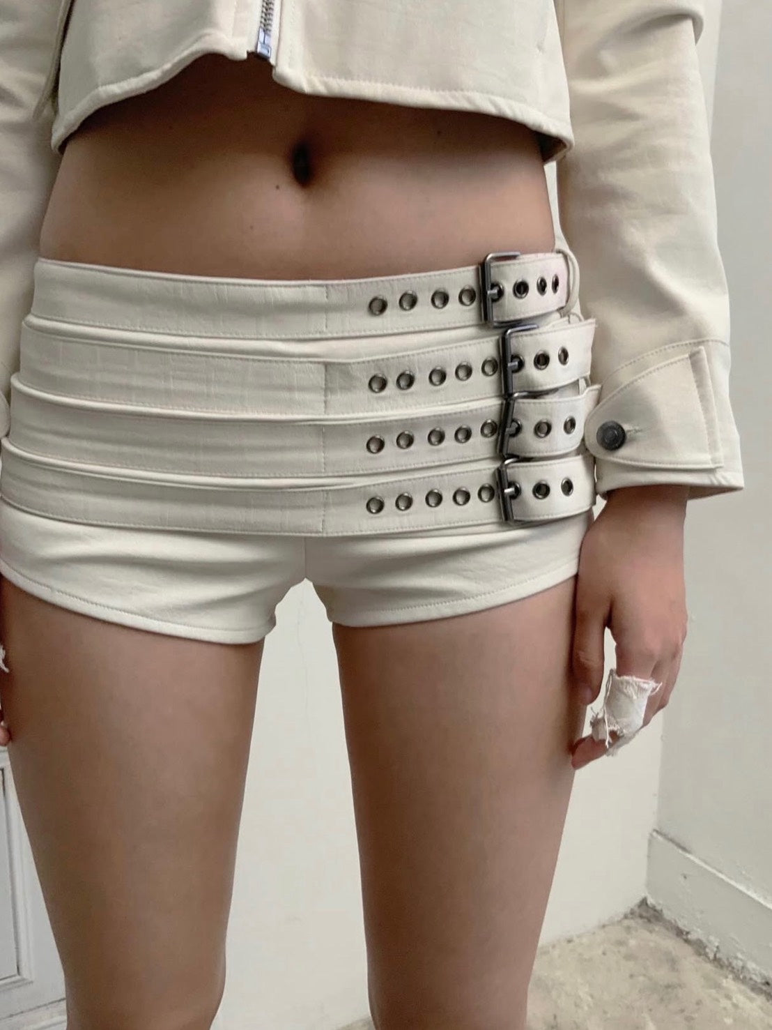【bonnae】Belted micro shorts