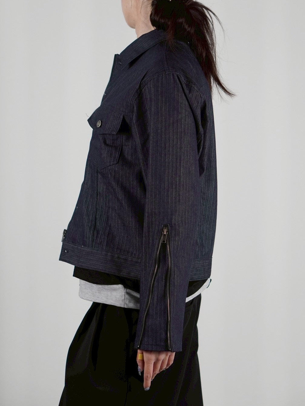 4/10 20:00発売 受注制【Chikashitsu +】non fade denim trucker jacket (2color)