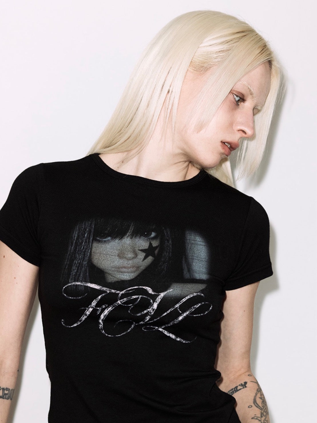 【FANCY CLUB】FCL SHADOW DOLL TEE