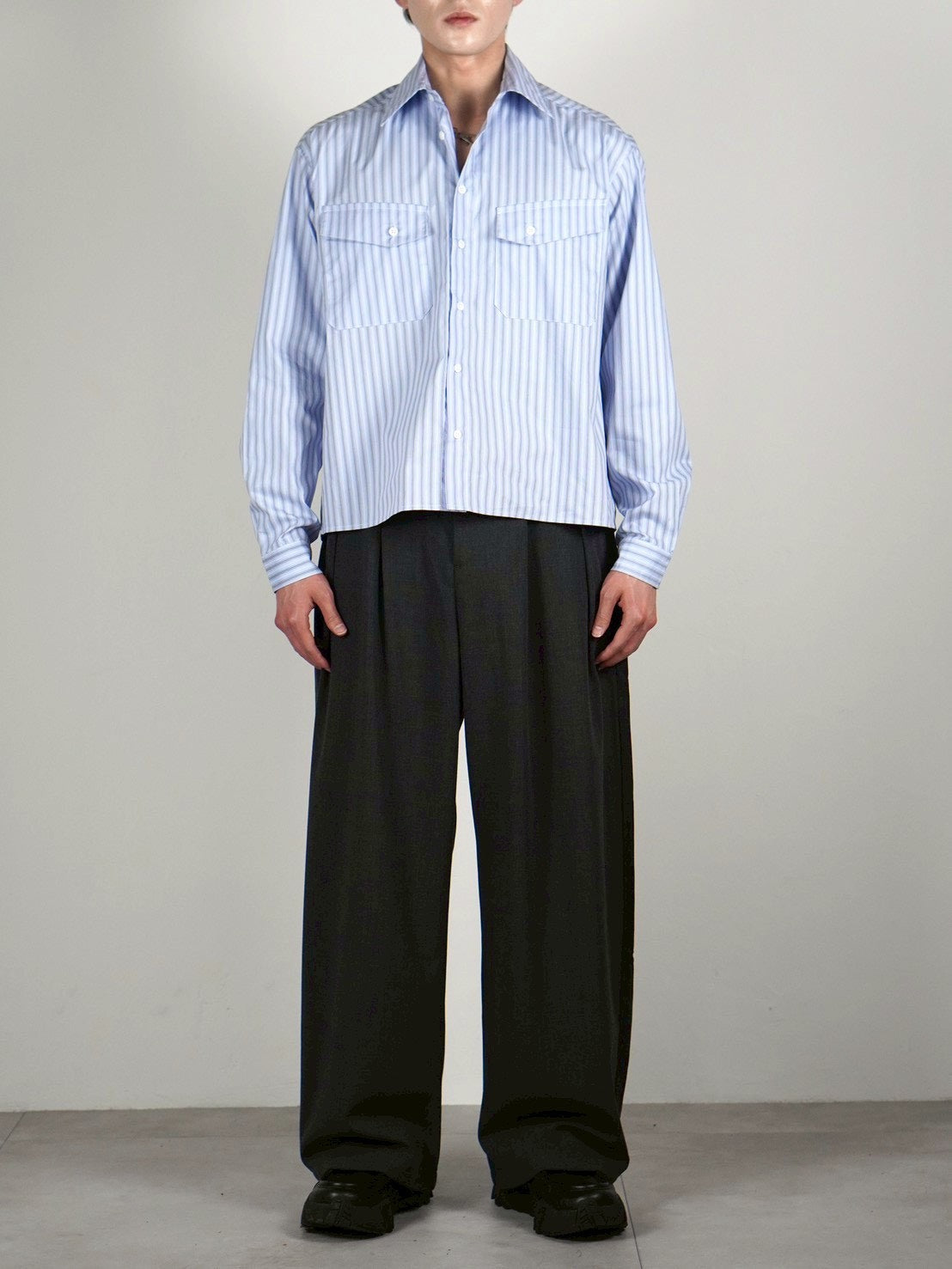 5/8 20:00 発売 【Chikashitsu +】cropped pocket stripe shirt (2color)