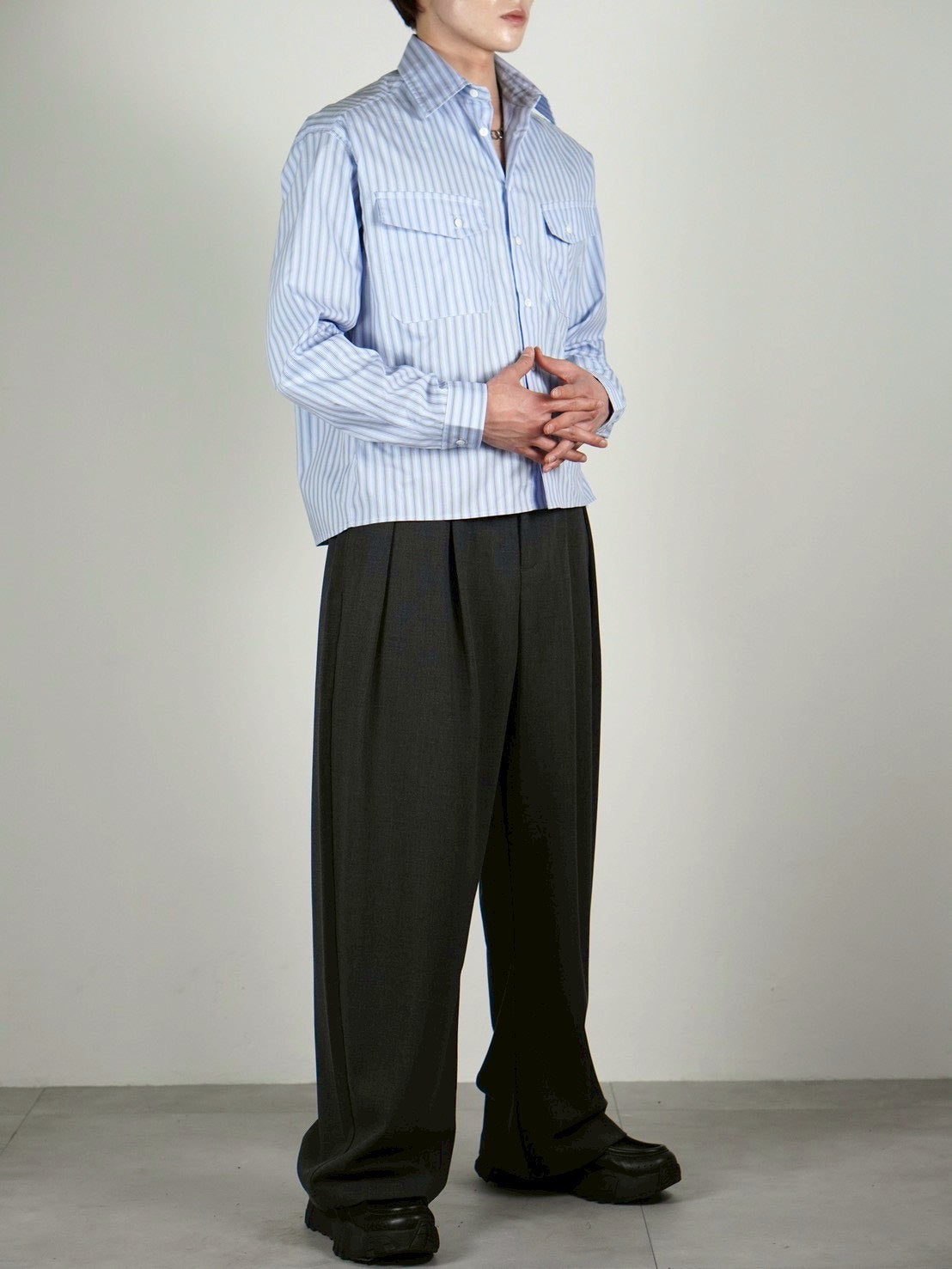 5/8 20:00 発売 【Chikashitsu +】cropped pocket stripe shirt (2color)