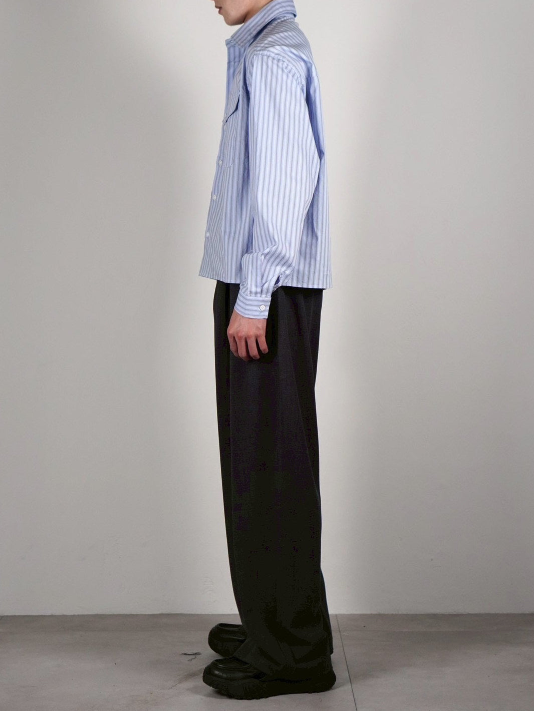 5/8 20:00 発売 
受注制【Chikashitsu +】belt tuck wide slacks (3color)