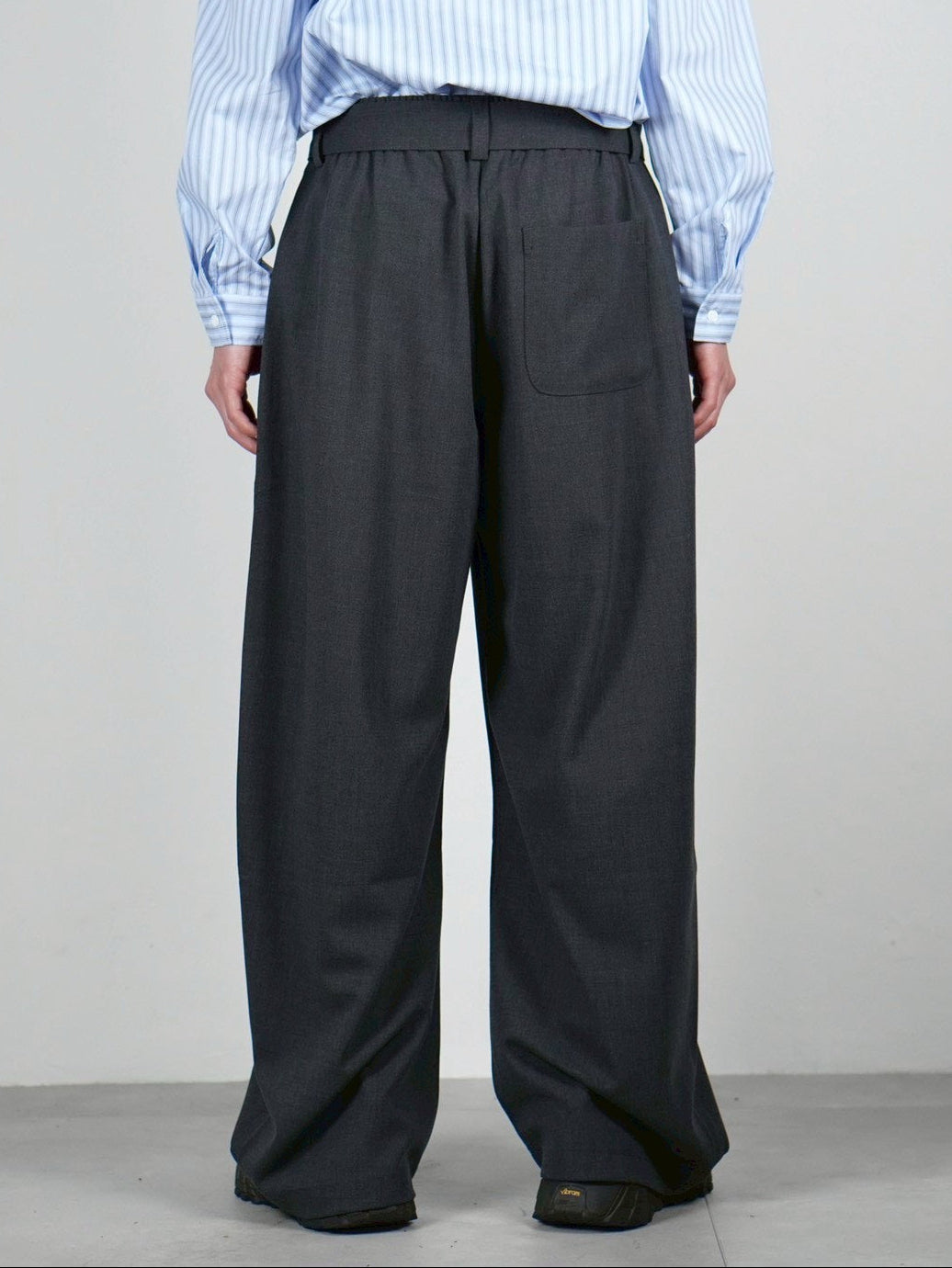 5/8 20:00 発売 
受注制【Chikashitsu +】belt tuck wide slacks (3color)