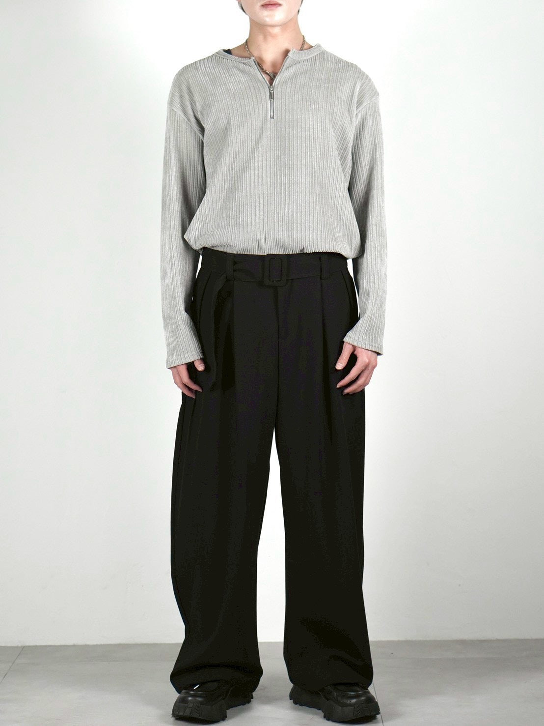 5/8 20:00 発売 
受注制【Chikashitsu +】belt tuck wide slacks (3color)