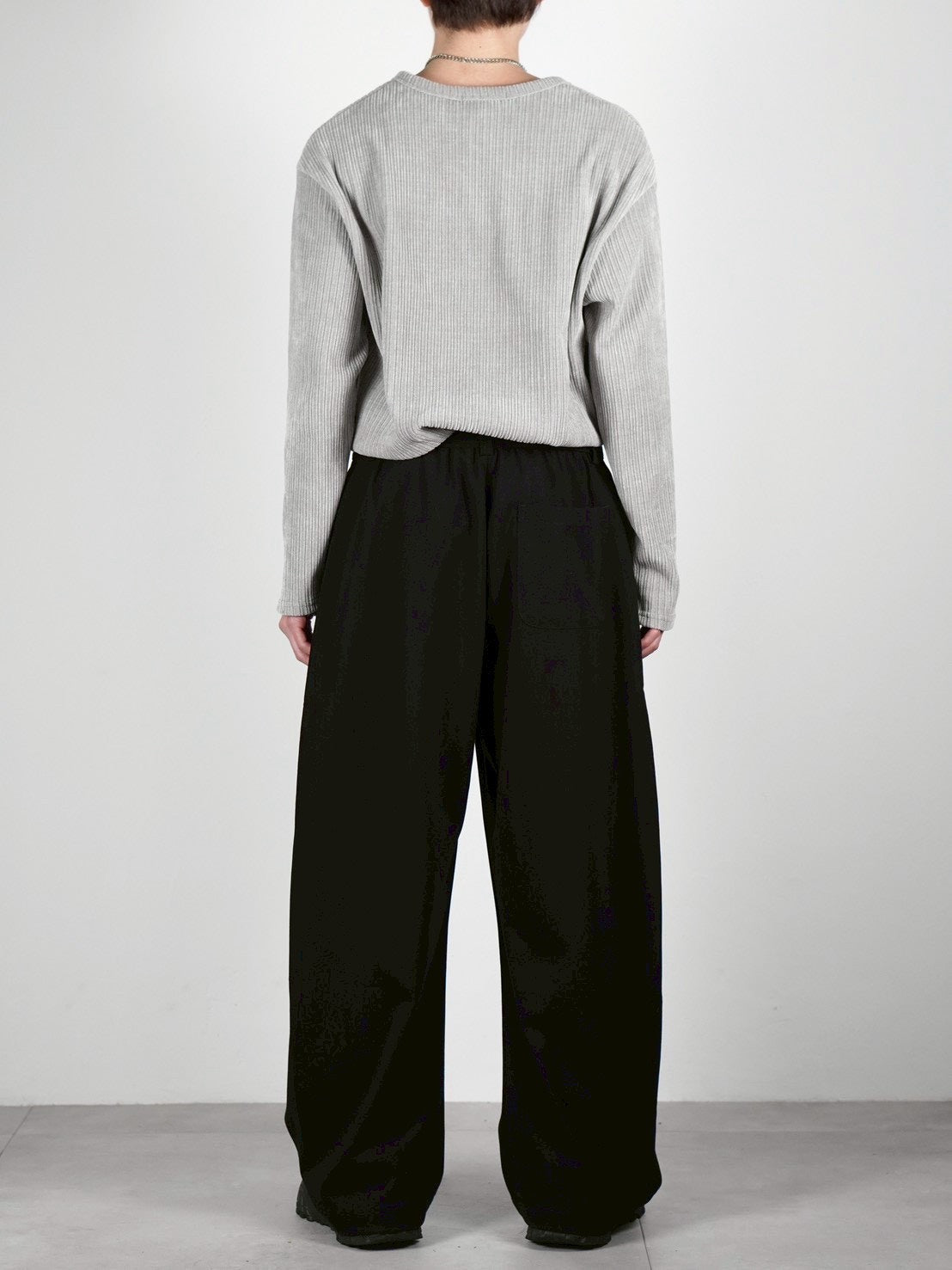 5/8 20:00 発売 
受注制【Chikashitsu +】belt tuck wide slacks (3color)