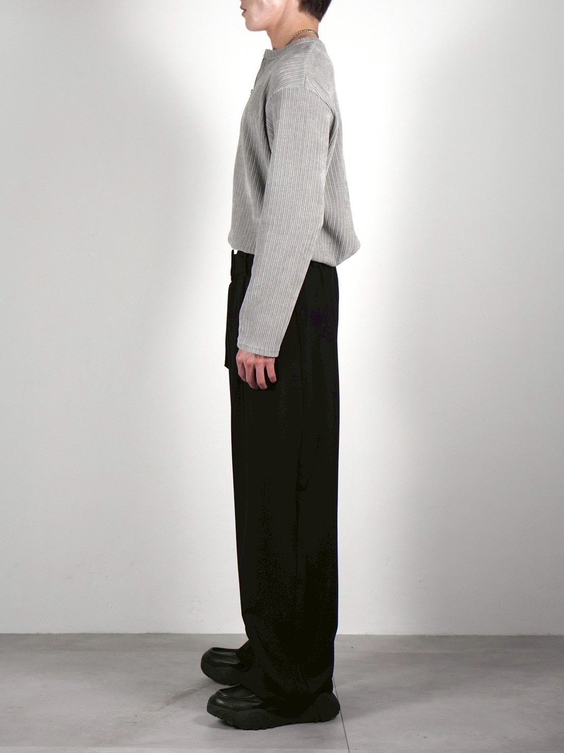 5/8 20:00 発売 
受注制【Chikashitsu +】belt tuck wide slacks (3color)