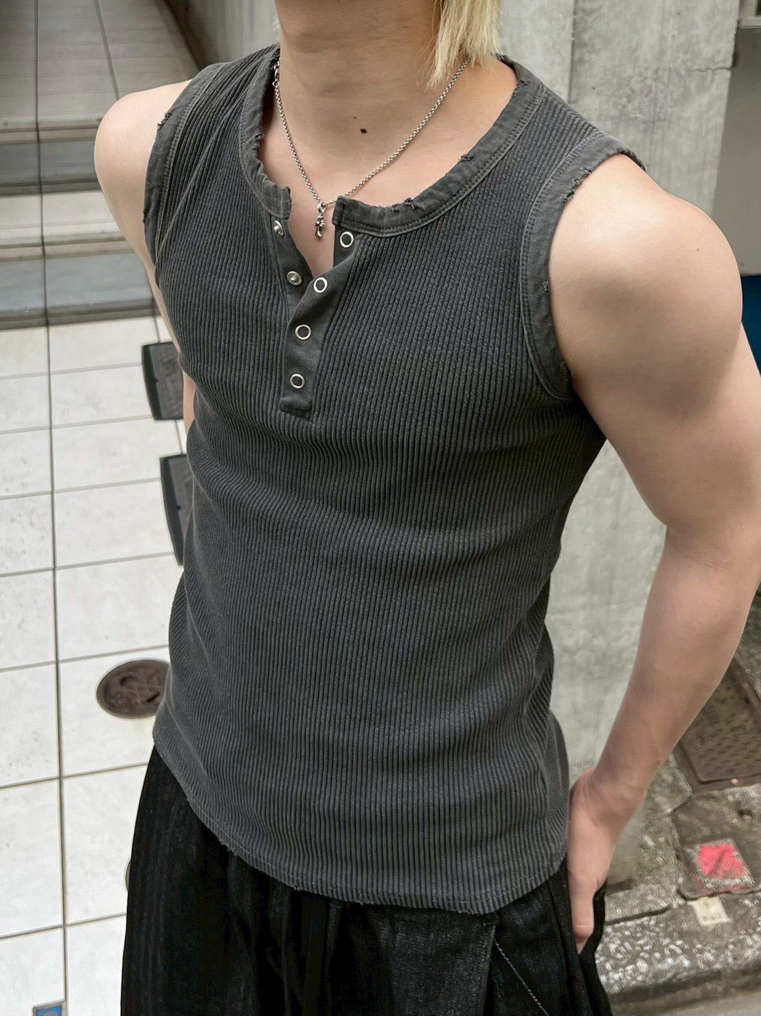 受注制【Chikashitsu +】pigment henley neck sleeveless (3color)