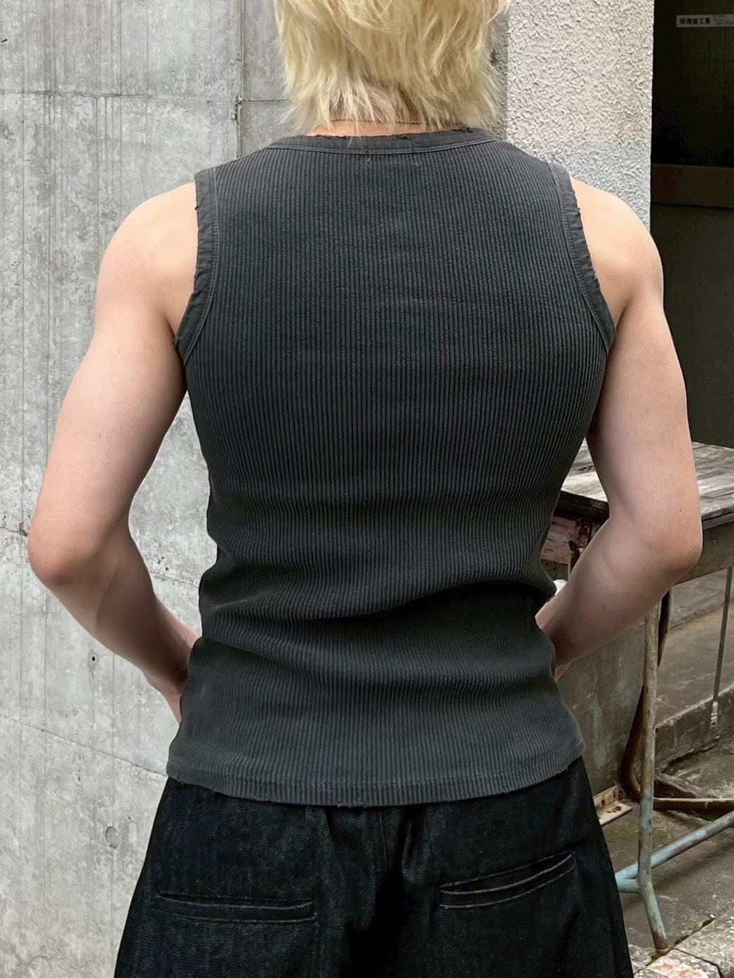 受注制【Chikashitsu +】pigment henley neck sleeveless (3color)