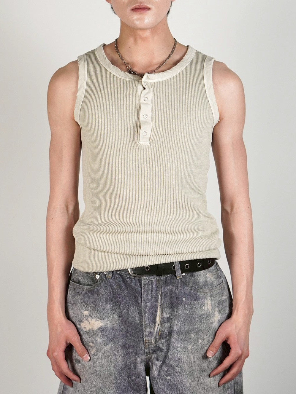 受注制【Chikashitsu +】pigment henley neck sleeveless (3color)