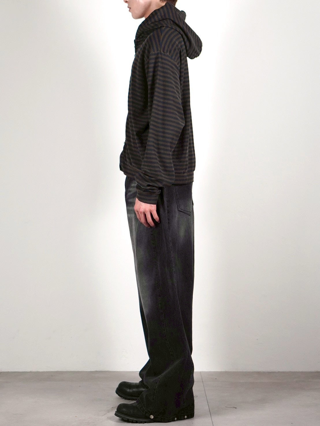 受注制【Chikashitsu +】pigment border zip hoodie (2color)