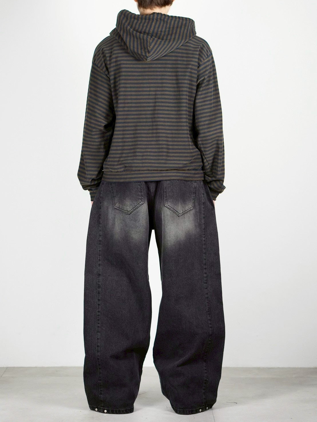 受注制【Chikashitsu +】pigment border zip hoodie (2color)
