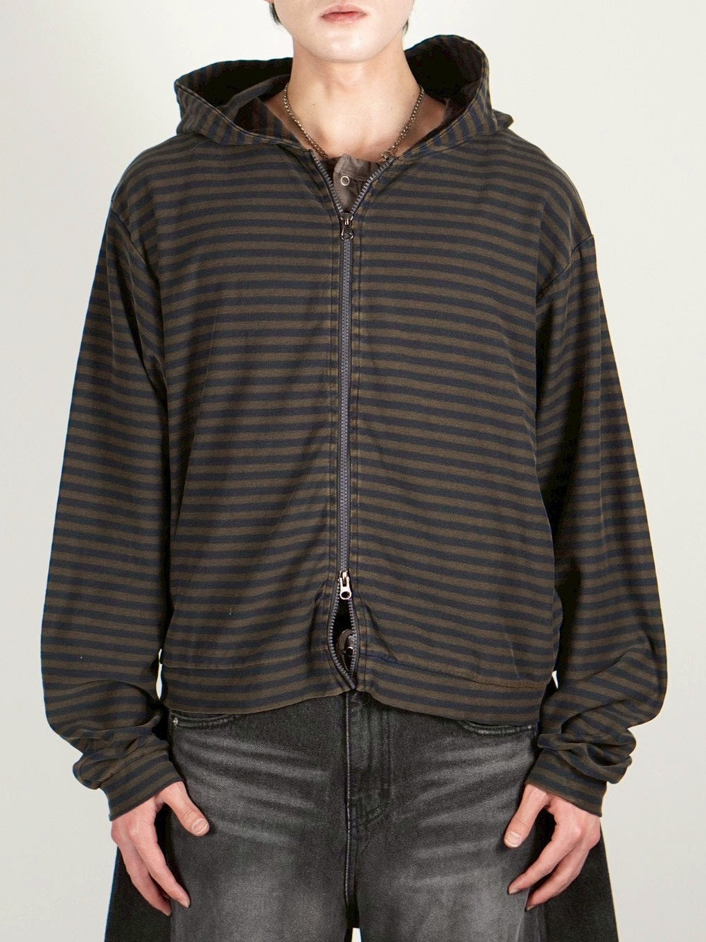 受注制【Chikashitsu +】pigment border zip hoodie (2color)