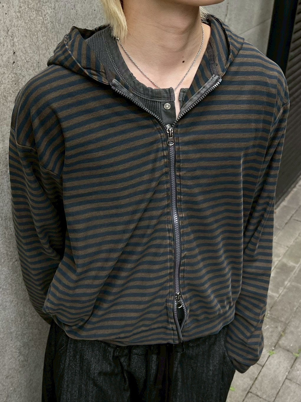 受注制【Chikashitsu +】pigment border zip hoodie (2color)