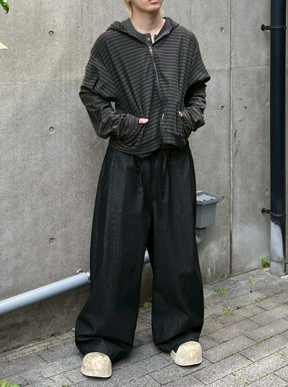 受注制【Chikashitsu +】pigment border zip hoodie (2color)
