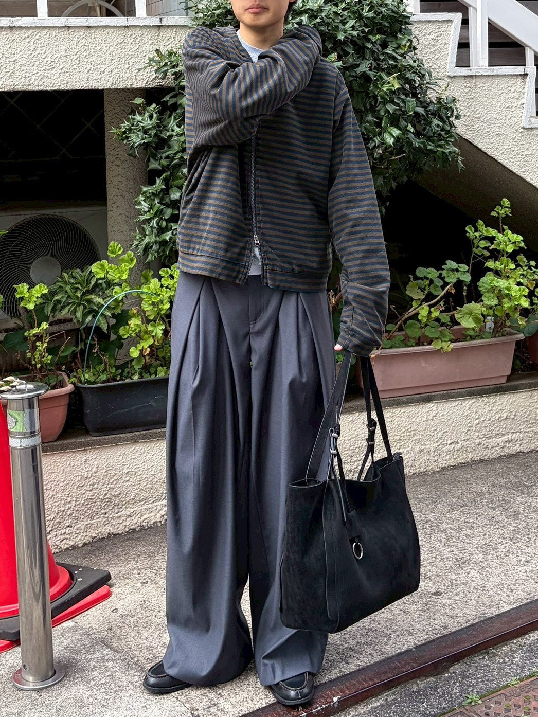 受注制【Chikashitsu +】pigment border zip hoodie (2color)