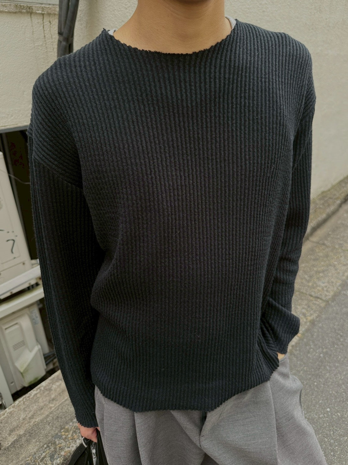 受注制【Chikashitsu +】cutting cropped tee (3color)
