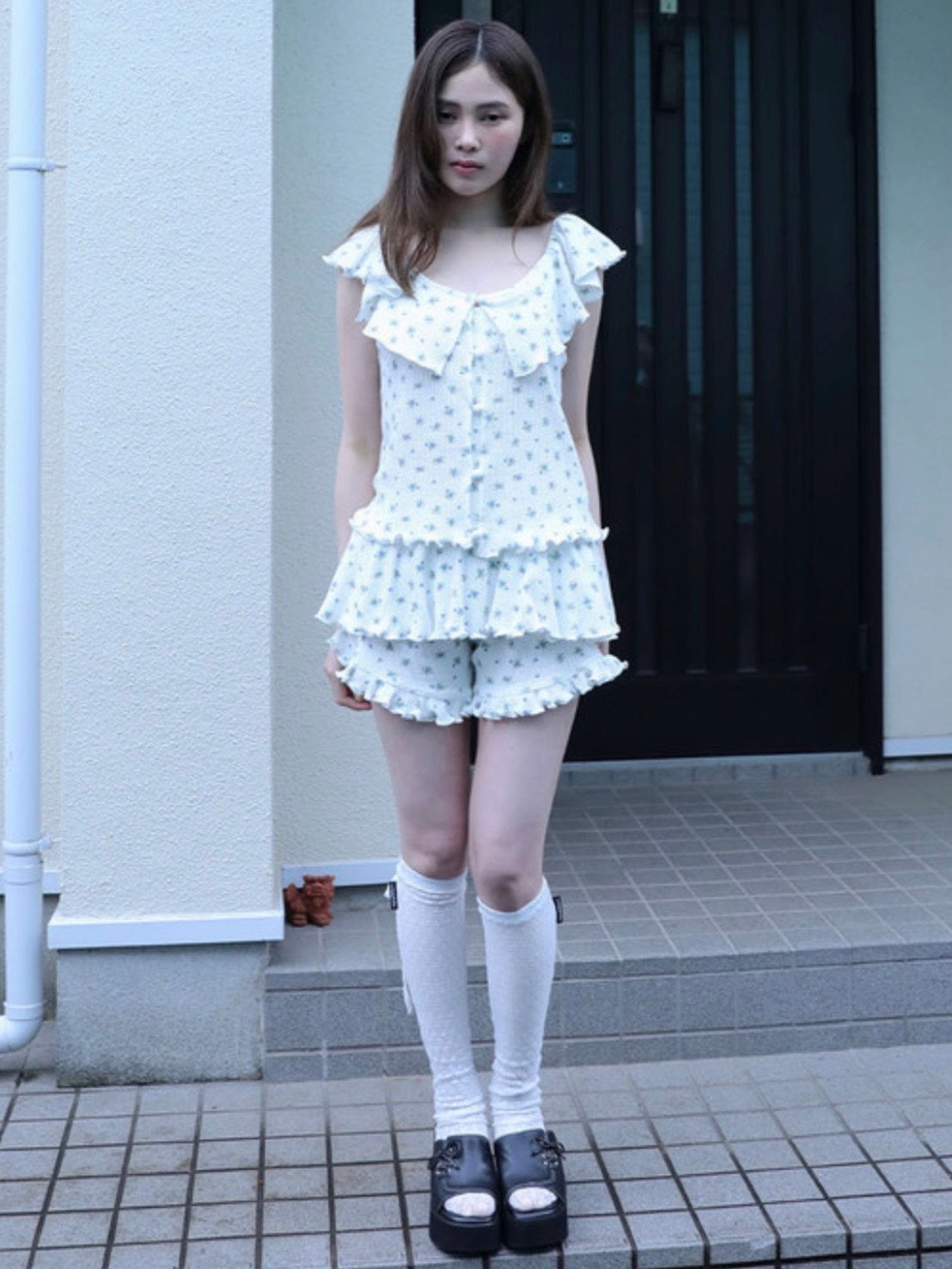 【Uglyshadow】RUFFLE FLOWER BLOUSE