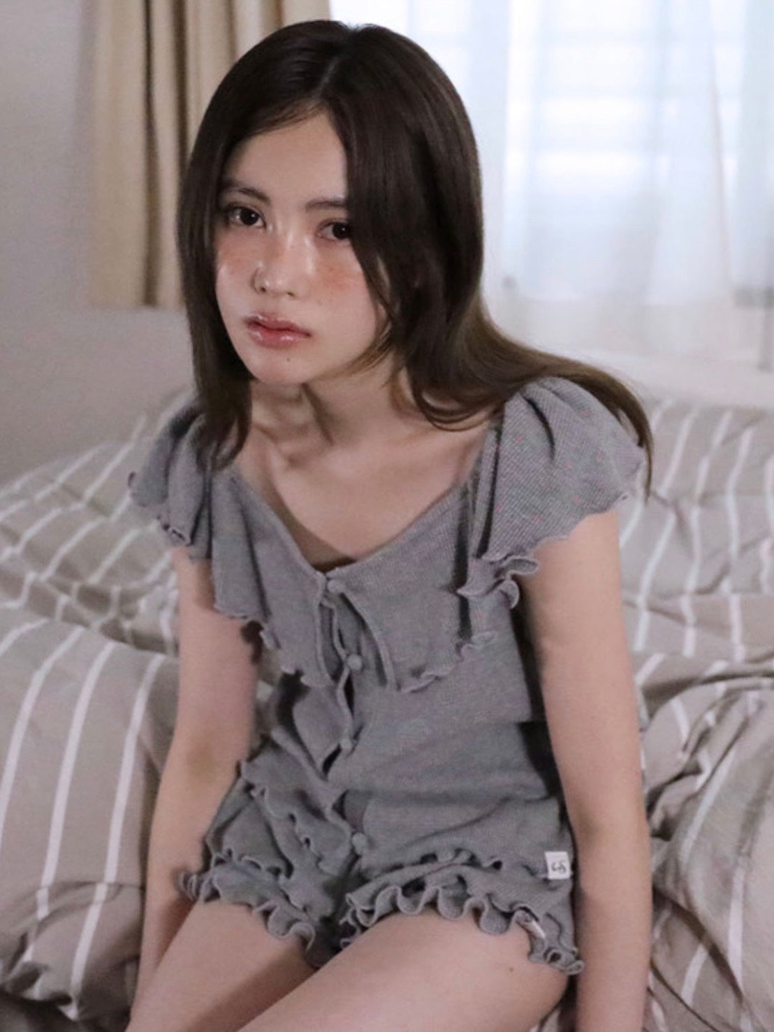 【Uglyshadow】RUFFLE FLOWER BLOUSE