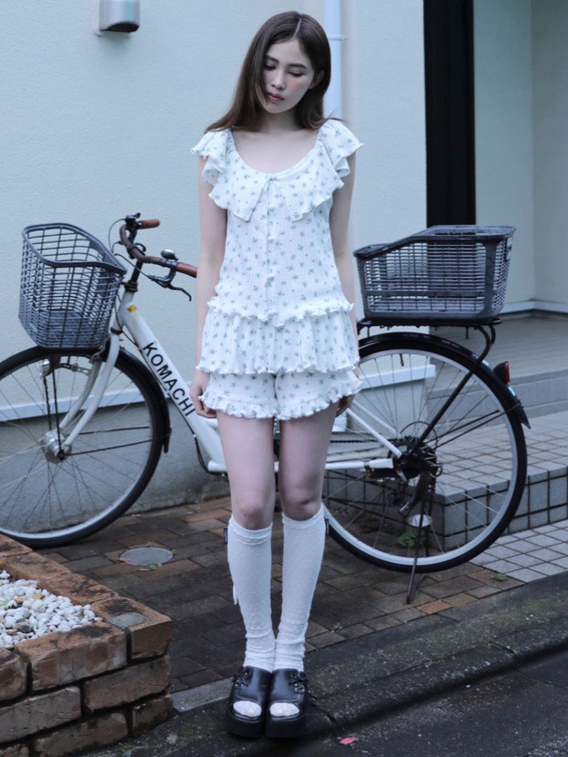 【Uglyshadow】RUFFLE FLOWER SKIRT PANTS