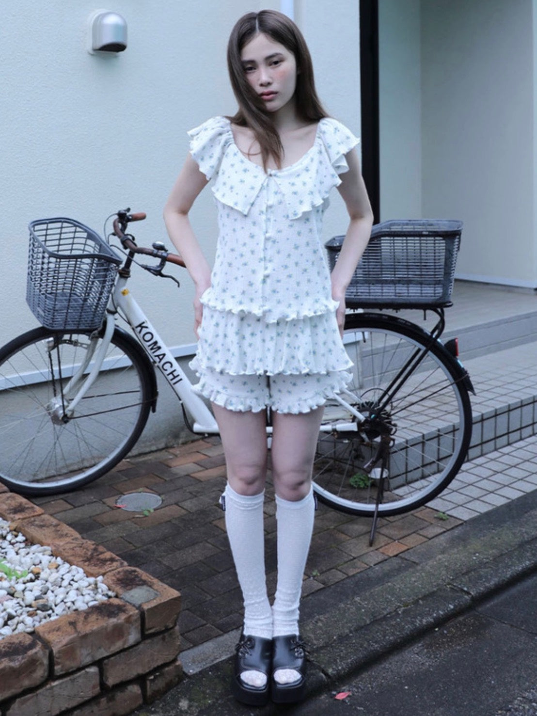 【Uglyshadow】RUFFLE FLOWER SKIRT PANTS