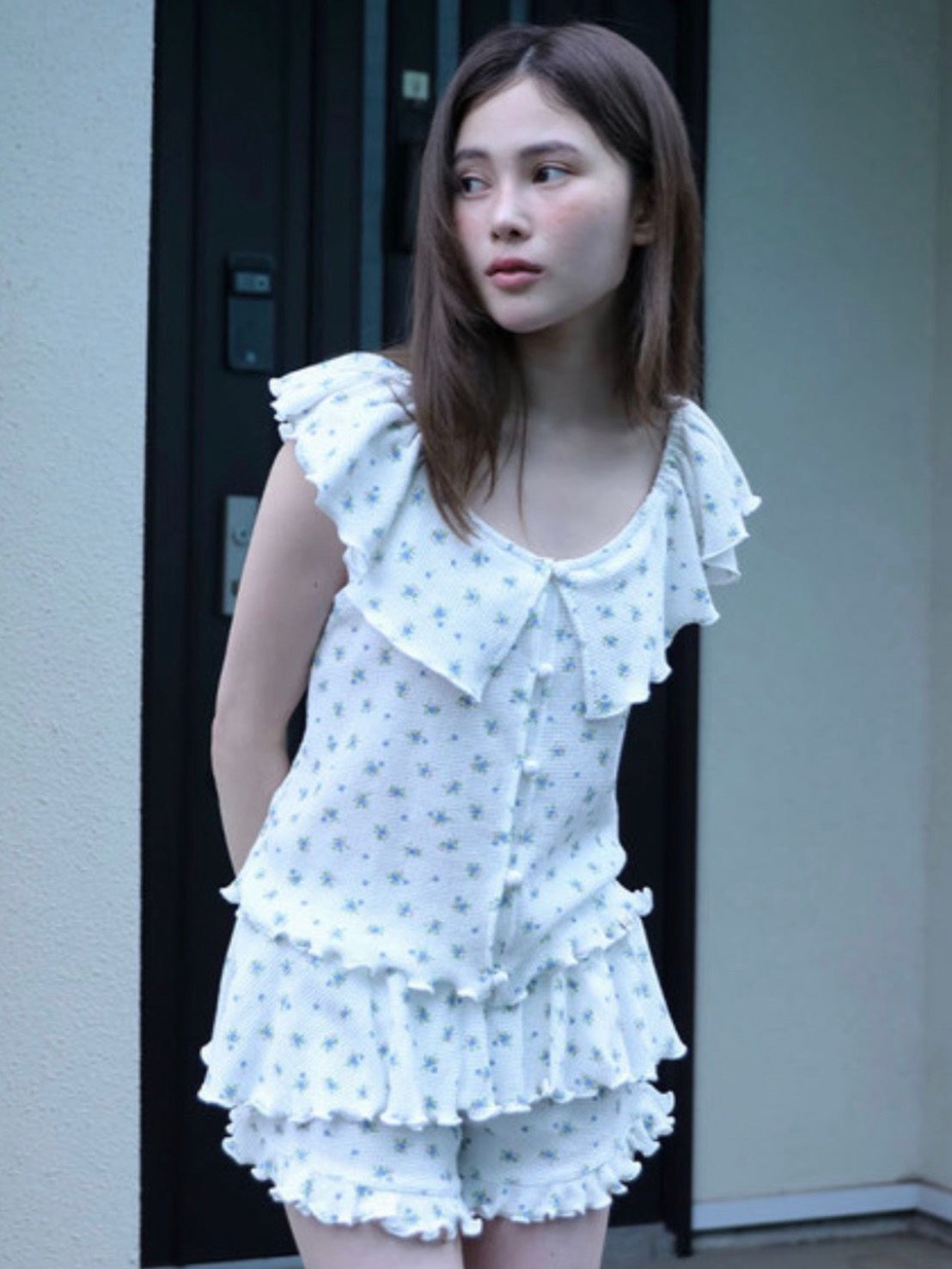 【Uglyshadow】RUFFLE FLOWER SKIRT PANTS