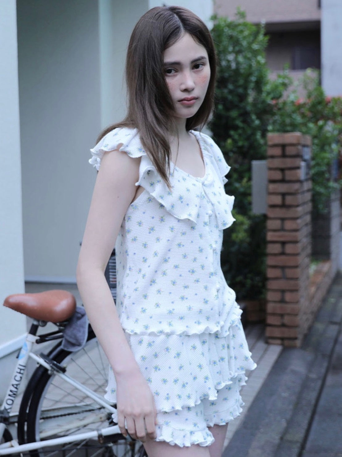 【Uglyshadow】RUFFLE FLOWER SKIRT PANTS