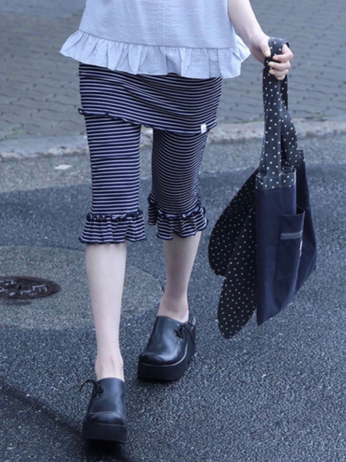 【Uglyshadow】FRILL CAPRI SKIRT PANTS