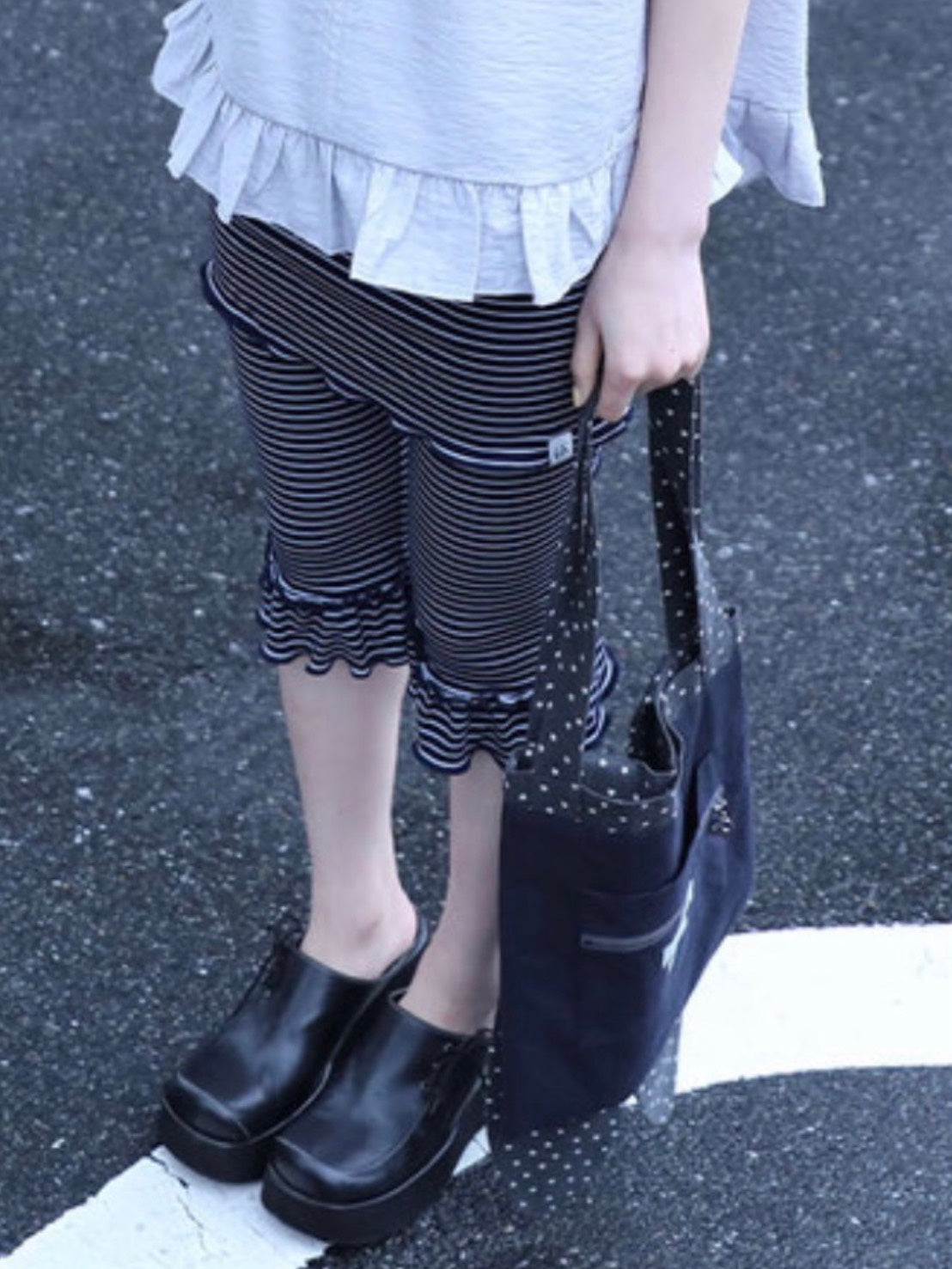 【Uglyshadow】FRILL CAPRI SKIRT PANTS
