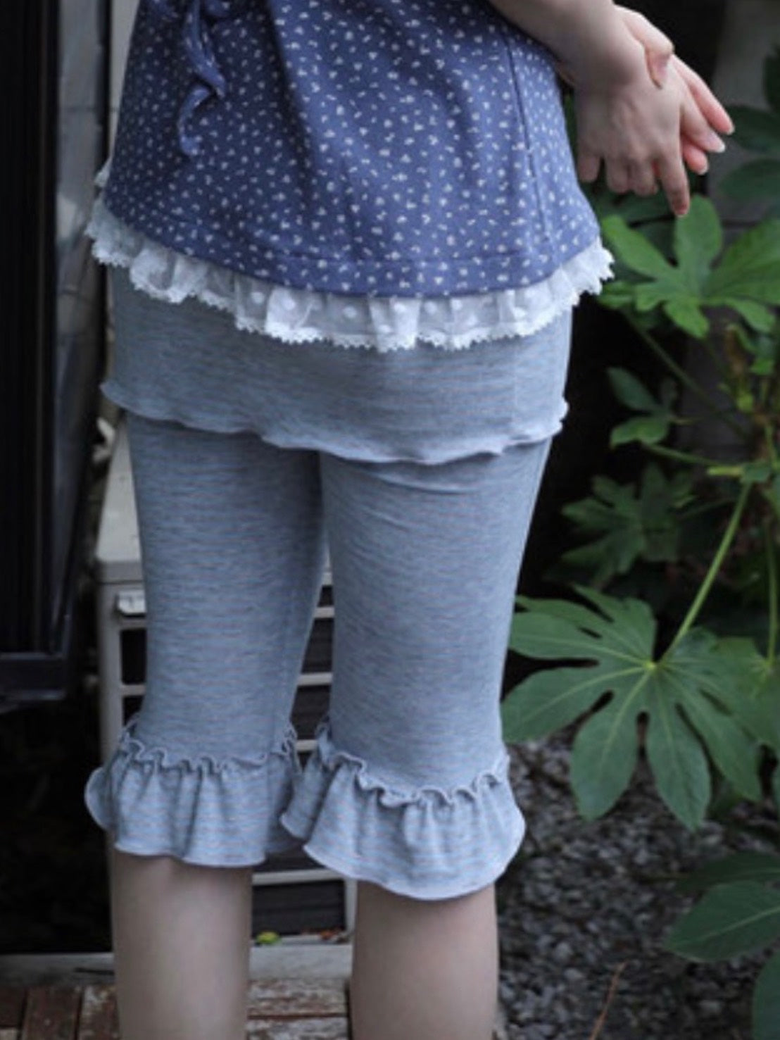 【Uglyshadow】FRILL CAPRI SKIRT PANTS