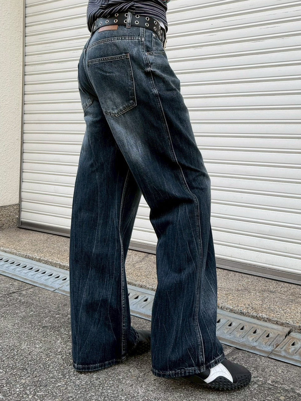 受注制【Chikashitsu +】washed slim denim pants