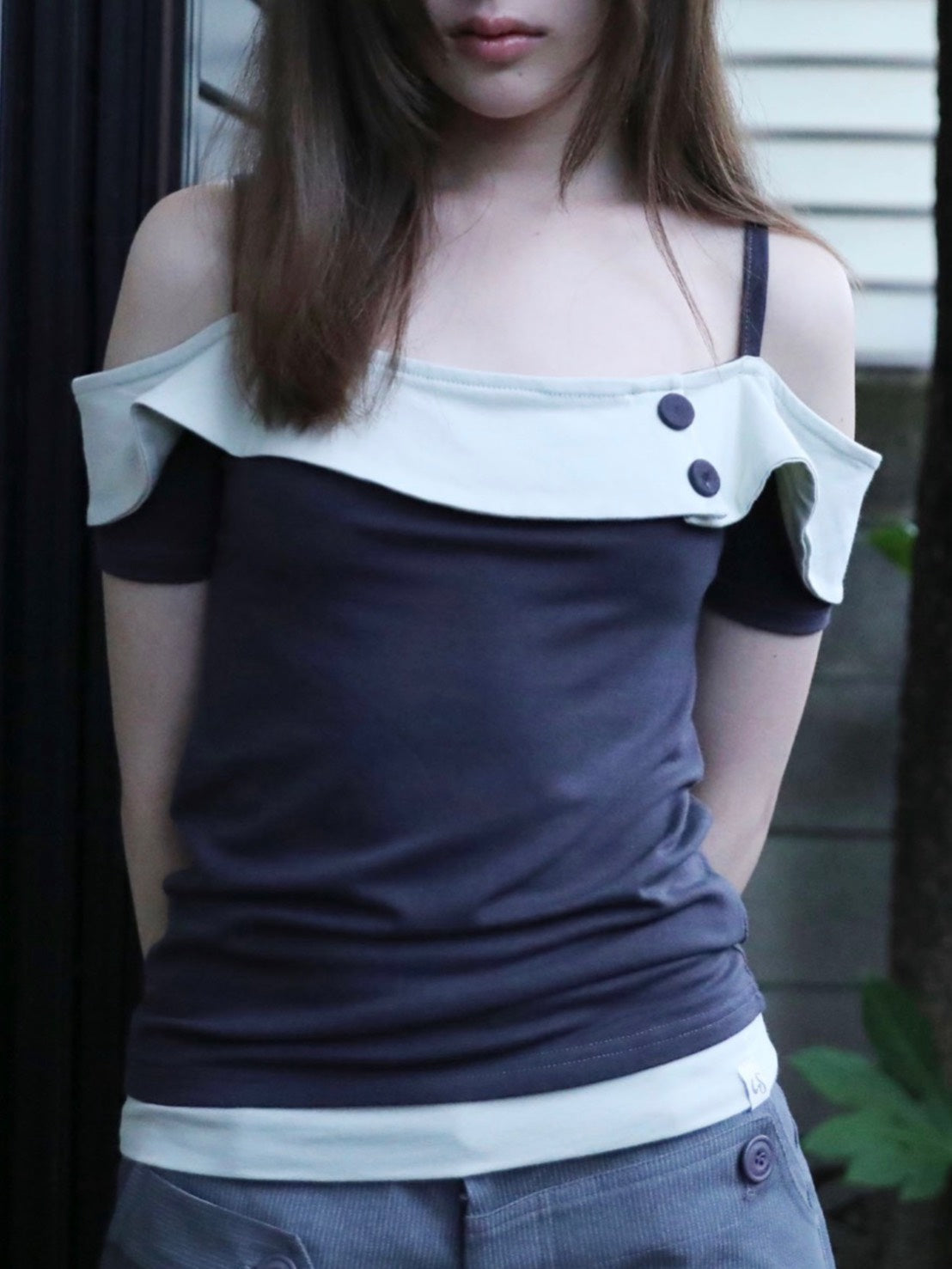 【Uglyshadow】BUTTON CONTRAST OFF-SHOULDER