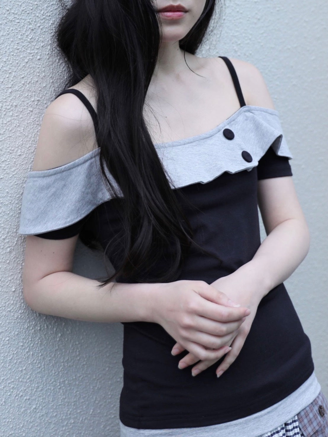【Uglyshadow】BUTTON CONTRAST OFF-SHOULDER