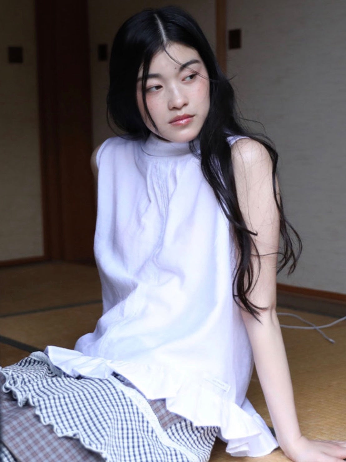 【Uglyshadow】HIGH-NECK FRILL SLEEVELESS