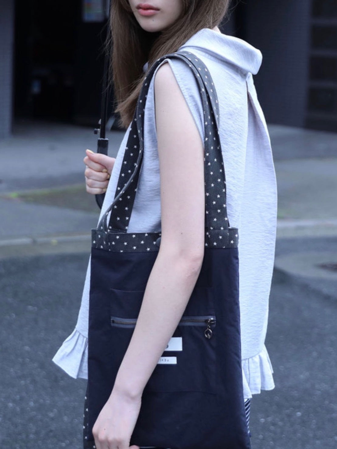 【Uglyshadow】HIGH-NECK FRILL SLEEVELESS
