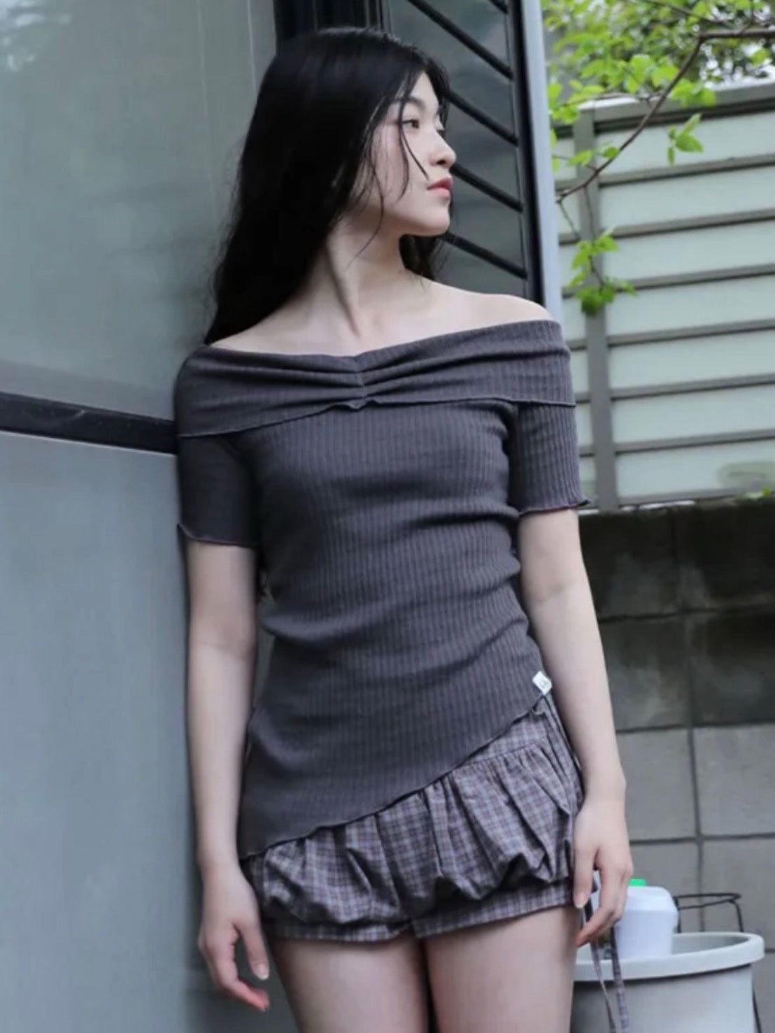【Uglyshadow】ASYMMETRIC RIB OFF-SHOULDER TEE