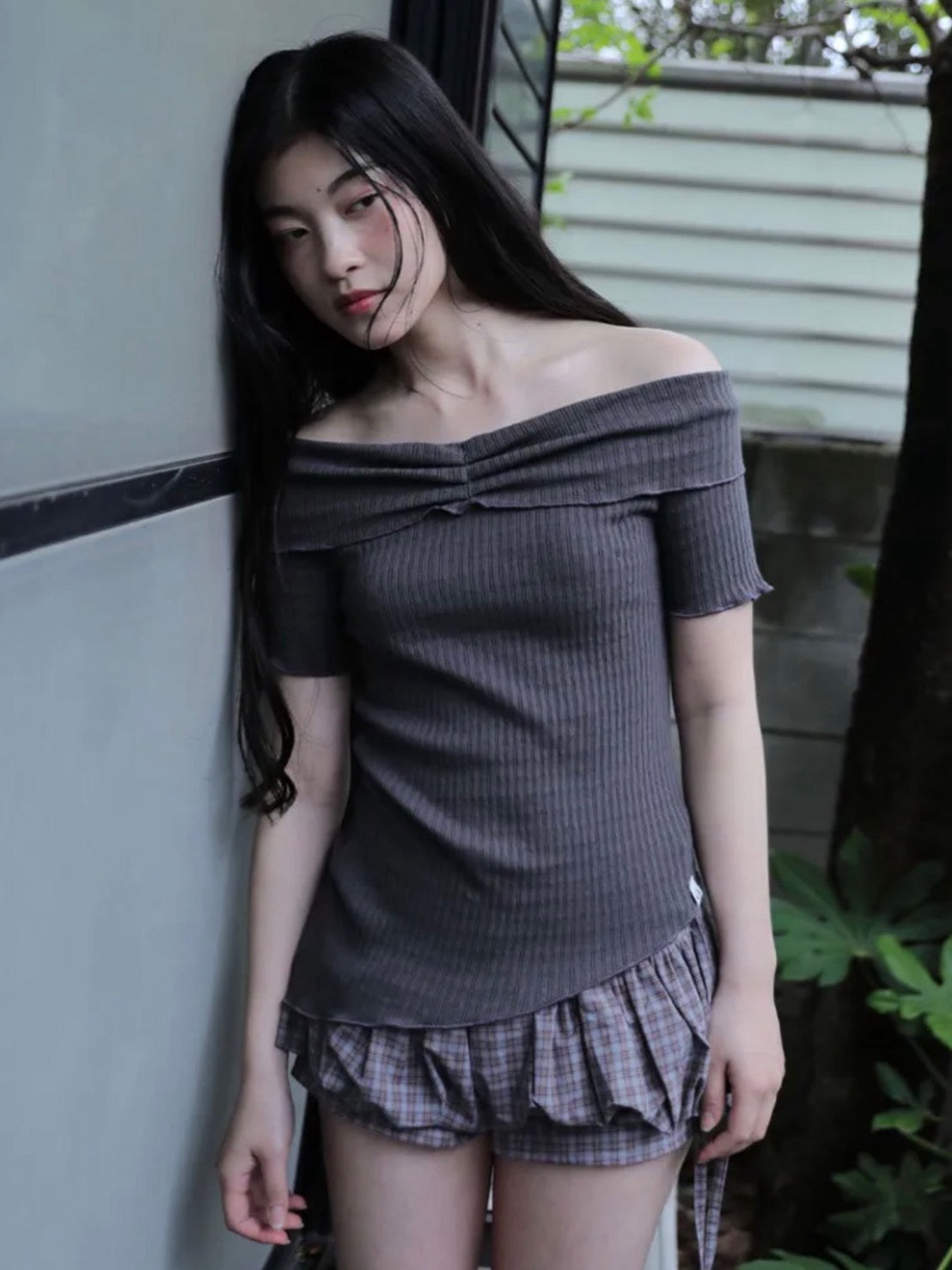 【Uglyshadow】ASYMMETRIC RIB OFF-SHOULDER TEE