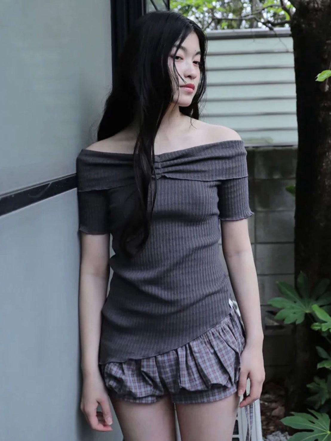 【Uglyshadow】ASYMMETRIC RIB OFF-SHOULDER TEE