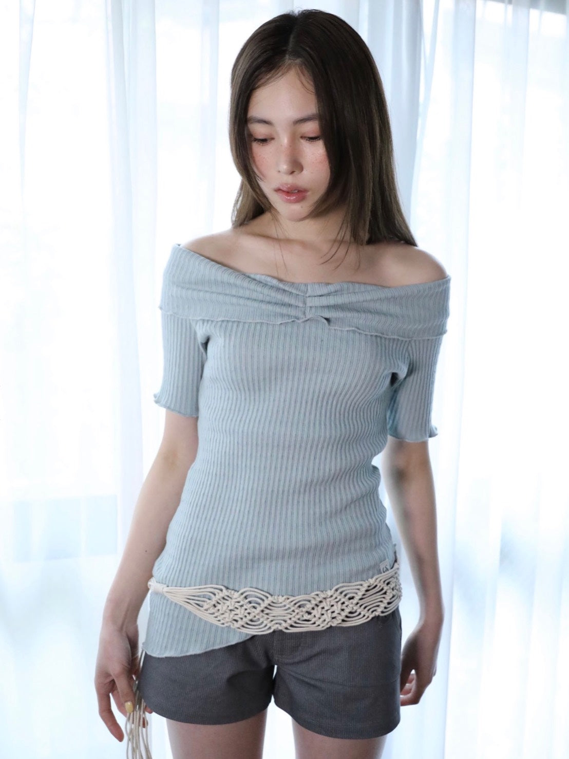 【Uglyshadow】ASYMMETRIC RIB OFF-SHOULDER TEE
