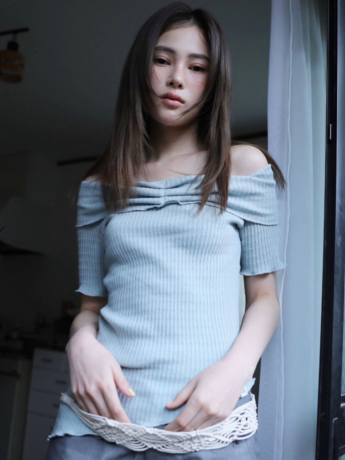【Uglyshadow】ASYMMETRIC RIB OFF-SHOULDER TEE