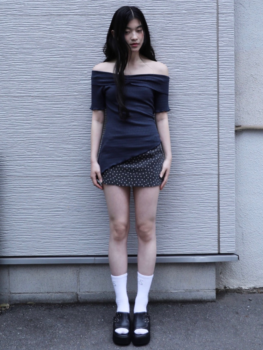 【Uglyshadow】ASYMMETRIC RIB OFF-SHOULDER TEE
