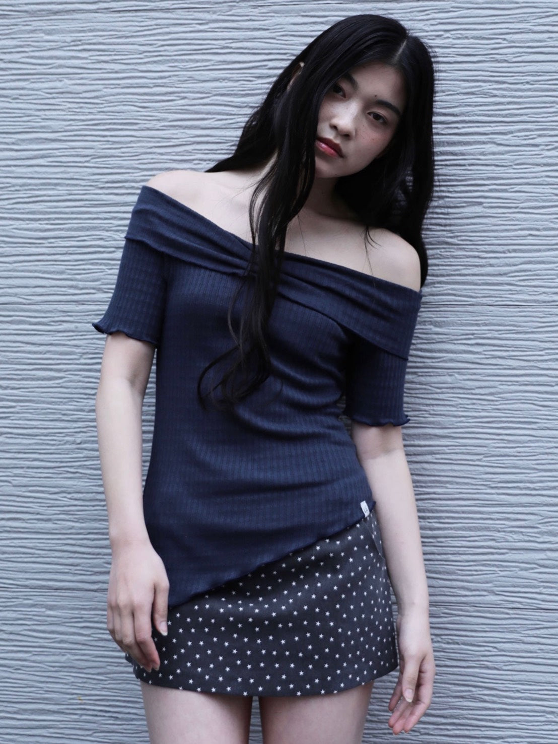【Uglyshadow】ASYMMETRIC RIB OFF-SHOULDER TEE
