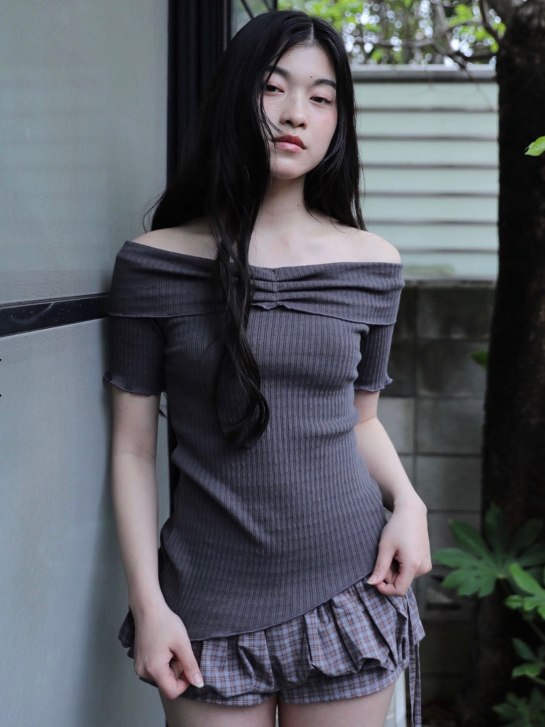 【Uglyshadow】ASYMMETRIC RIB OFF-SHOULDER TEE