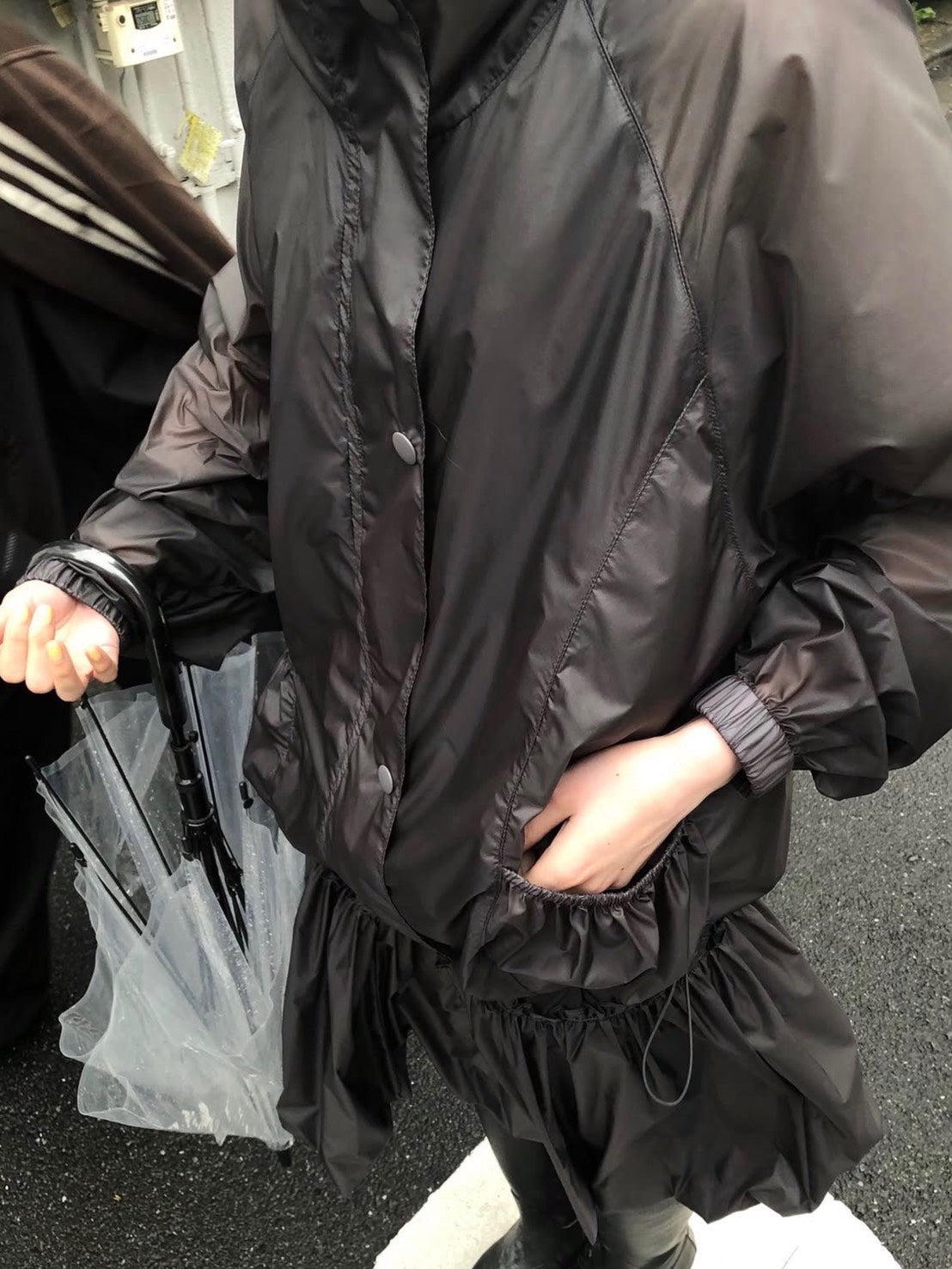6/15 21:00発売【Uglyshadow】SHINING RUFFLE WINDBREAKER JACKET