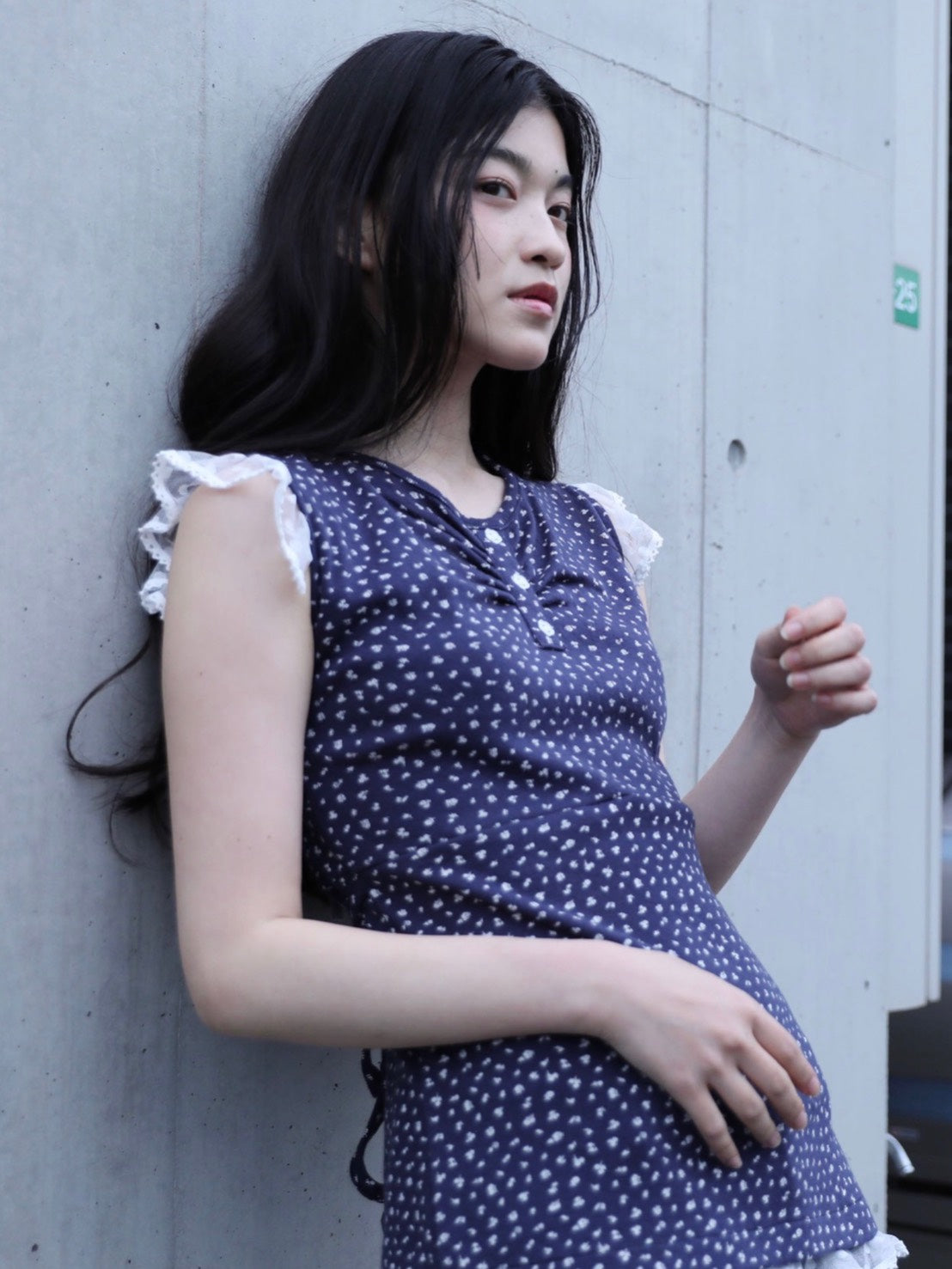 6/15 21:00 発売【Uglyshadow】FLOWER LACE SLEEVELESS 2