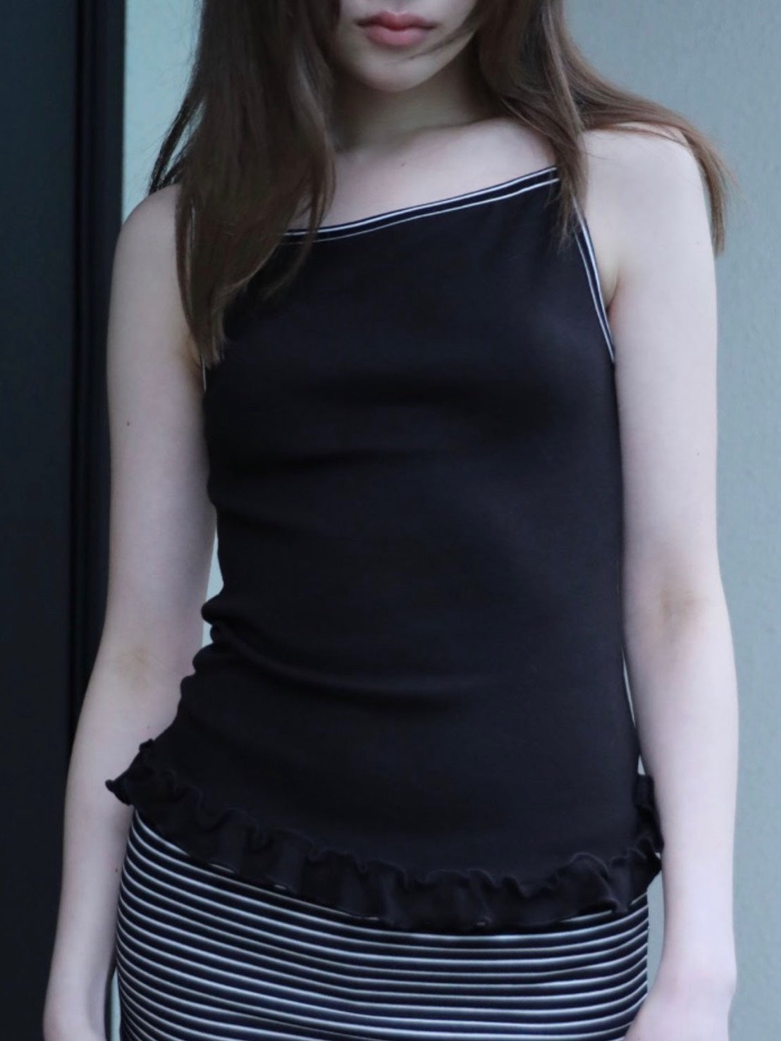 6/15 21:00発売【Uglyshadow】ST FRILL CONTRAST SLEEVELESS